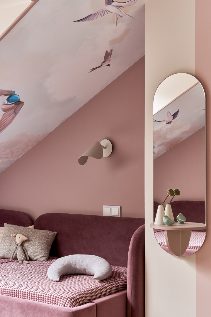 dom-s-tsvetnym-intererom-15