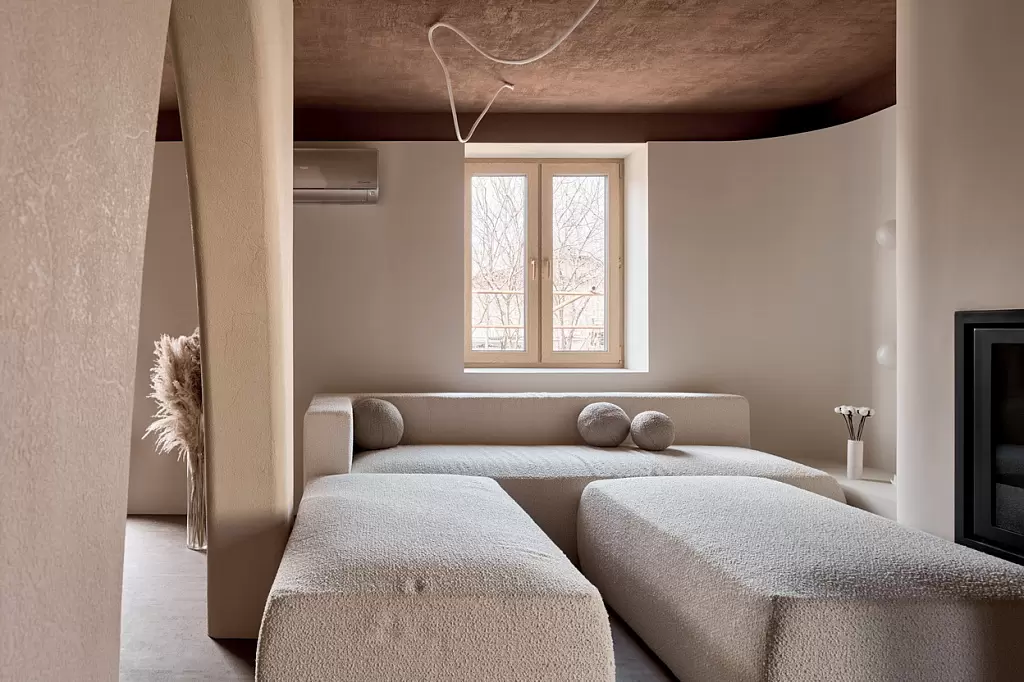 obnimayushchaya-gostinaya-dlya-mnogodetnoy-semi-15