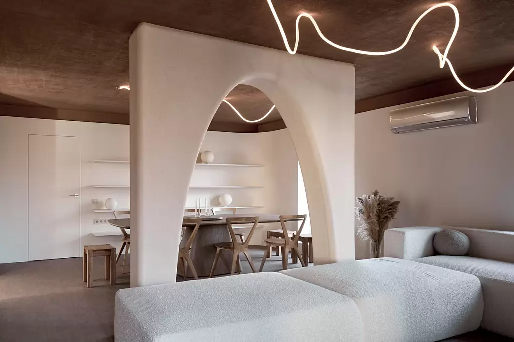 obnimayushchaya-gostinaya-dlya-mnogodetnoy-semi-16